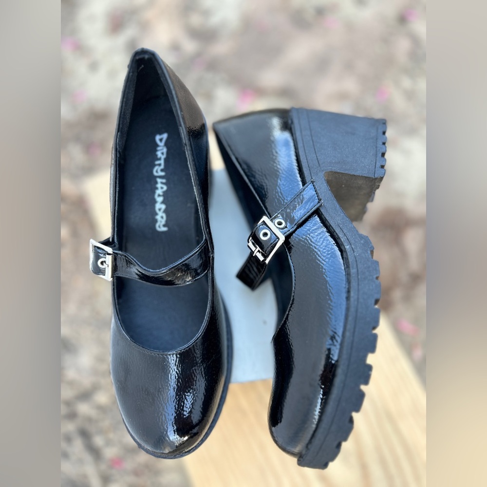 “Dirty Laundry” Women’s Lita Jane Pump- Color Black